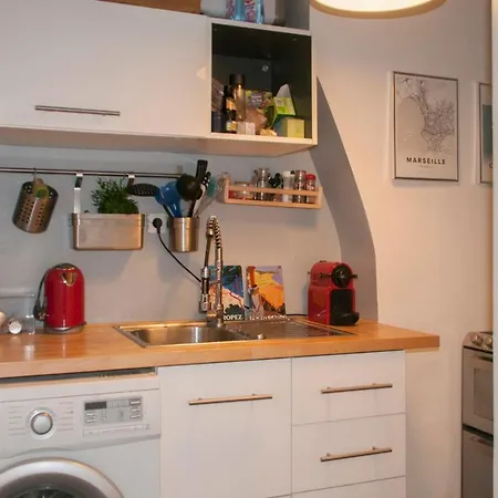 Apt For 4 With Balcony In The Heart Of Paris Διαμέρισμα *