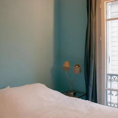 Διαμέρισμα Apt For 4 With Balcony In The Heart Of Paris *